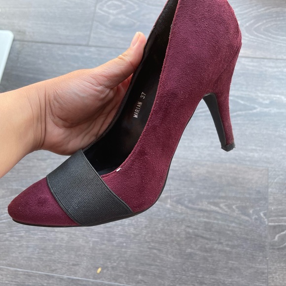 High Heels - Picture 3 of 4